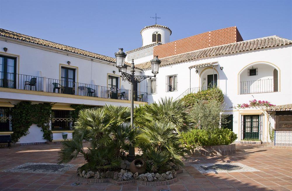 Globales Pueblo Andaluz Hotel San Pedro de Alcantara Exterior photo